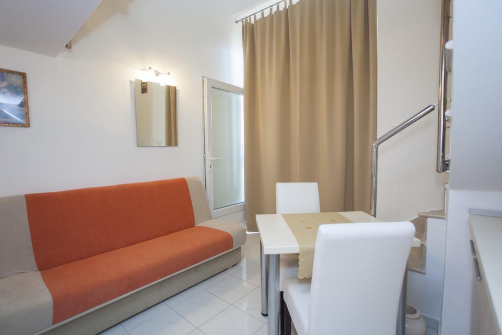 Apartma Sumic *